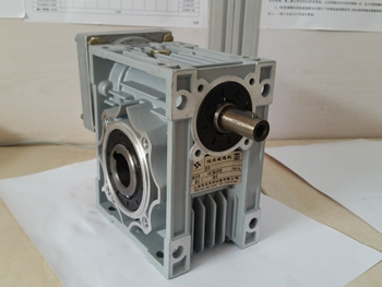 RV系列減速機配伺服方法蘭實物圖