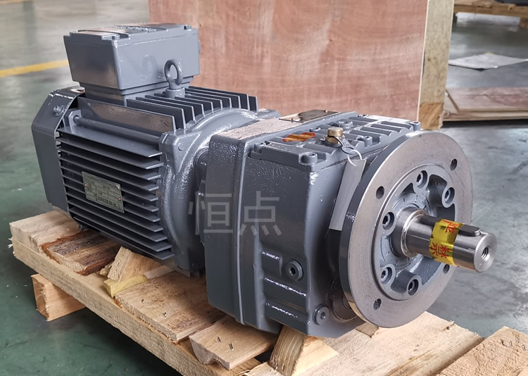 RF47系列減速機配直聯電機，立式安裝 輸出法蘭+軸 實物圖