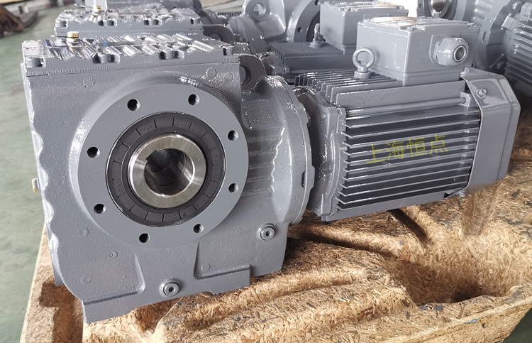 SA77系列減速機輸入配電機，輸出通孔，常用件實物圖