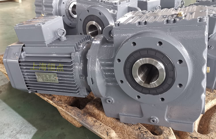 SA77系列減速機輸入配電機，輸出通孔，常用件實物圖