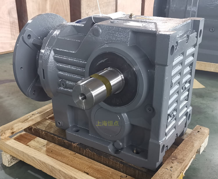 K97減速機，輸入配電機法蘭端蓋，右輸出單軸，實物圖如下